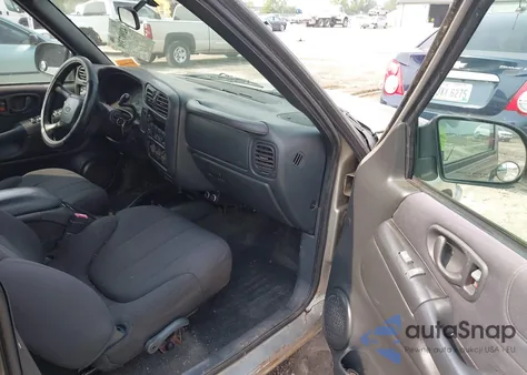 2004 Chevrolet S-10 Ls из США, поврежденный, VIN 1GCDT13X04K120642